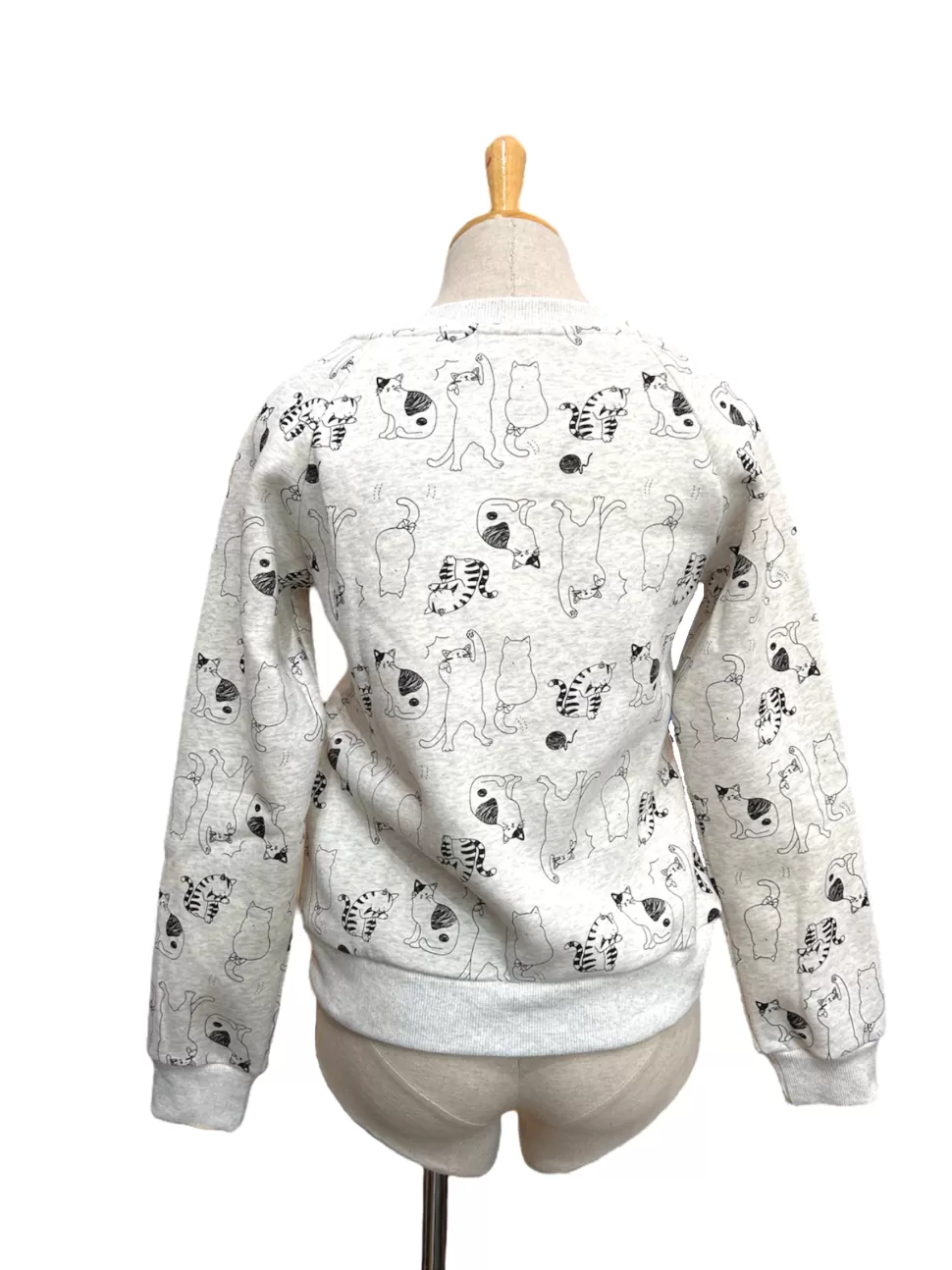 Shop Origami Doll Amanda Sweater - cat (fleece)