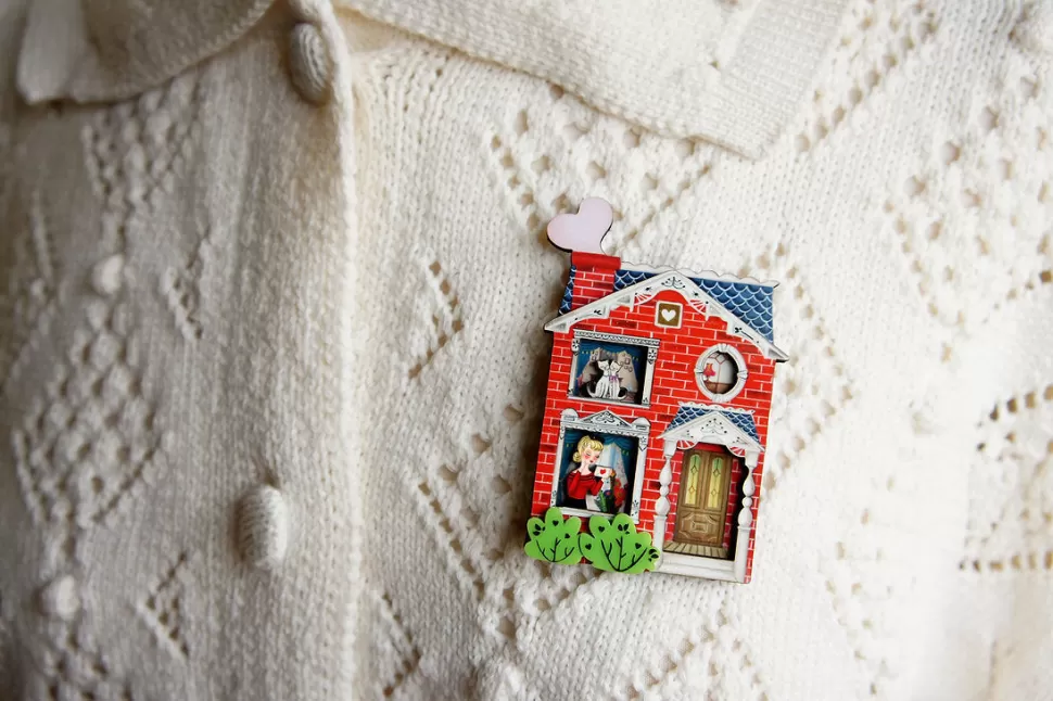 Best Origami Doll Valentine's House Brooch by Laliblue